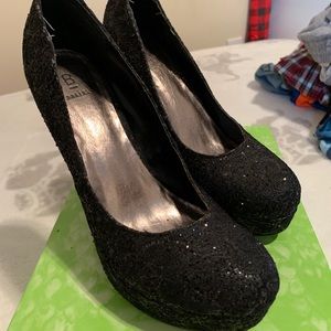Black glitter, round toe, 4.5 inch heel